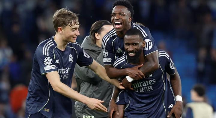 吕迪格伤愈强势回归;皇马续约大门已然开启,阿韦洛亚盛赞其价值。 体育新闻