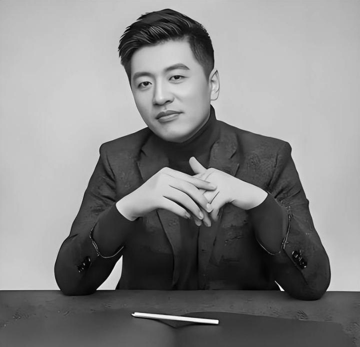  张雪峰老师骤然离世；米兰官博发布悼念声明表达慰问。 娱乐新闻